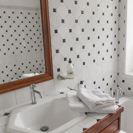 D'hotes Balneo Chateau De Jonquieres 4*