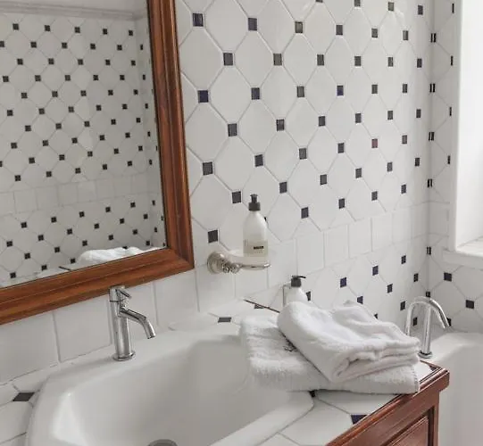 D'hotes Chateau De Jonquieres 4*